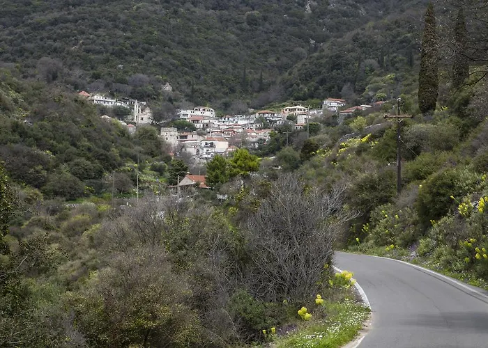 Апартаменты Kastania Kastanea (Mani)